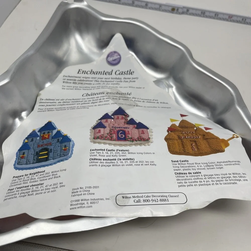 Lot Of 2 Wilton Cake Pans Enchanted Castle And Hot Air Balloon